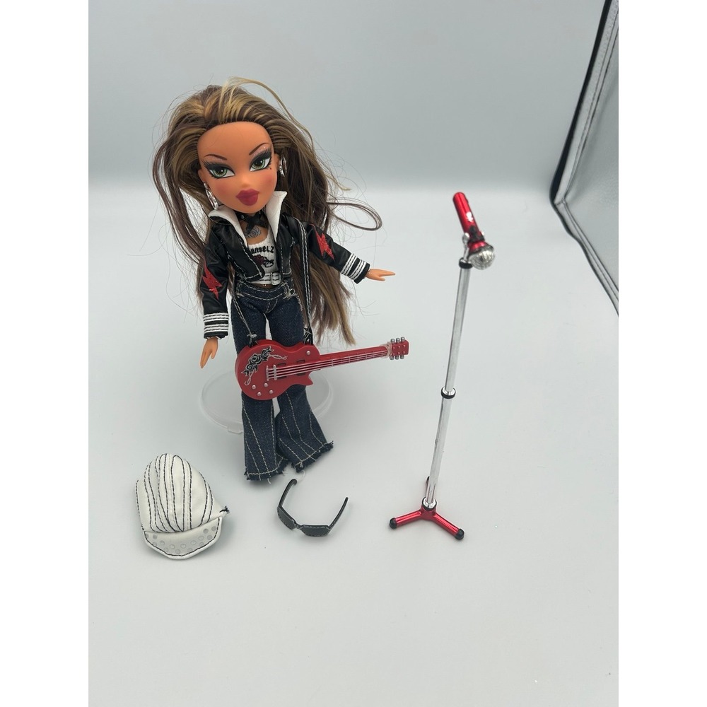 Bratz 20 yearz Special Edition Rock Angelz Yasmin fashion doll